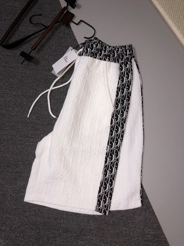 ブランドハーフパンツ側面デザイン